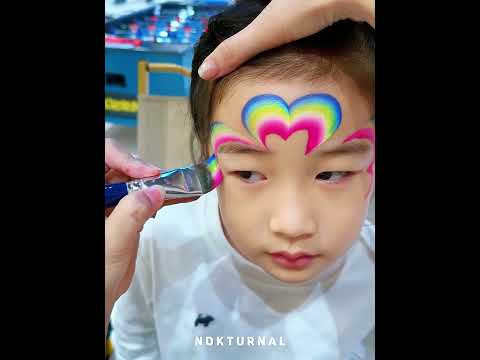Bu Kız Çizimleriyle Herkesi Şaşırttı ?? thumbnail