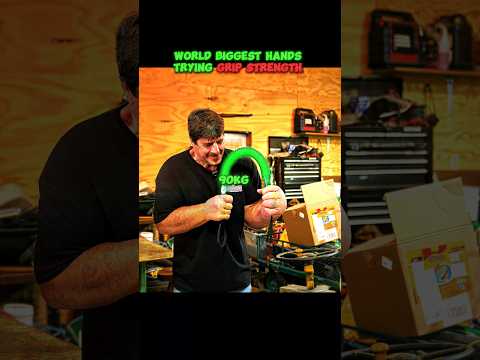 Largest Hand on The Planet and his Grip Strength #armwrestling thumbnail