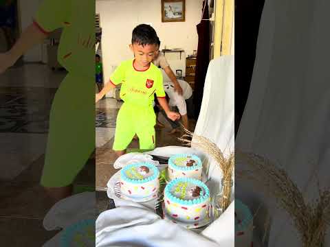 ketika papa suka kue?? #funny #tipeketawa #comedy #family #keretaapi thumbnail