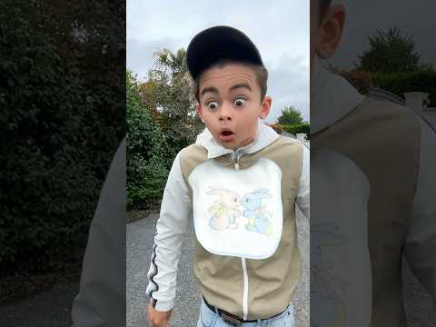 QUAND TU VOIS UN PORTEFEUILLE💸🤣#humour #shorts thumbnail