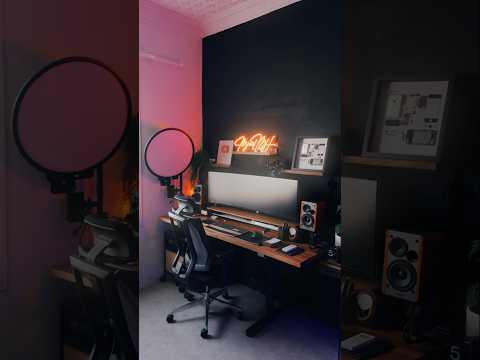 مكتبي الجديد My new setup 😍 thumbnail