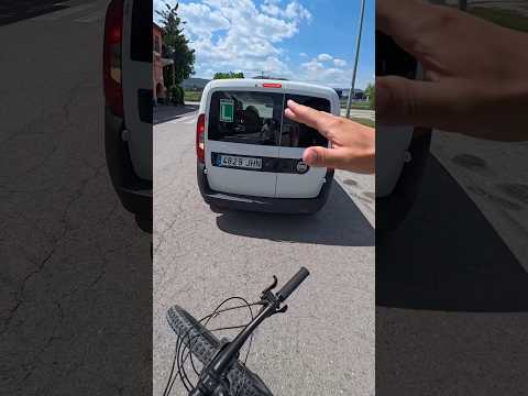 Casi me atropella ❌😱-Almenos salieron buenas tomas con la @insta360 GO Ultra-#bike#bici thumbnail