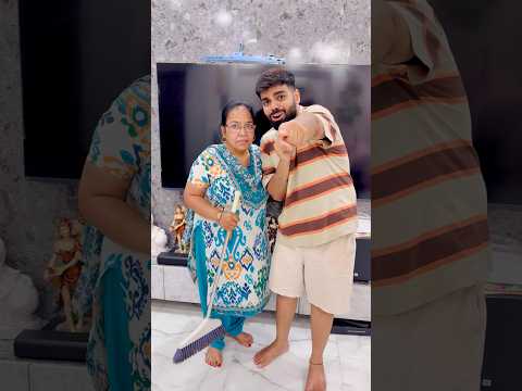 Guarav ki ball par cockroach ka attack #gauravaroravlogs #youtubeshorts #shorts thumbnail