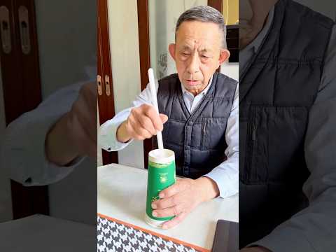 ¡La interpretación genial del abuelo! thumbnail