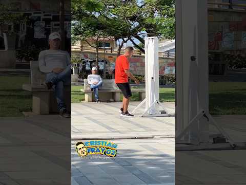 La puerta 🚪 infinita / como lo hizo  ? 😱 #funny #prank #viralvideo thumbnail