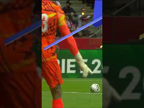 LEWANDOWSKI NIE WYKORZYSTAŁ BŁĘDU RYWALI #SHORTS thumbnail