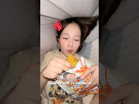 Lén ny ăn chân gà siu to trong chăn #betixiuriviu thumbnail