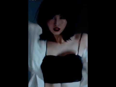 ?She is so hot ?| ?momo? | ?Twice? | #twice #kpop # bts thumbnail