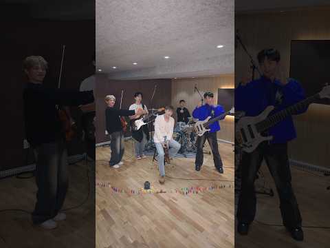 [#LUCY] 한 편의 만화 같은? #김성규 님의 #전체관람가 #루시 #KIMSUNGKYU thumbnail