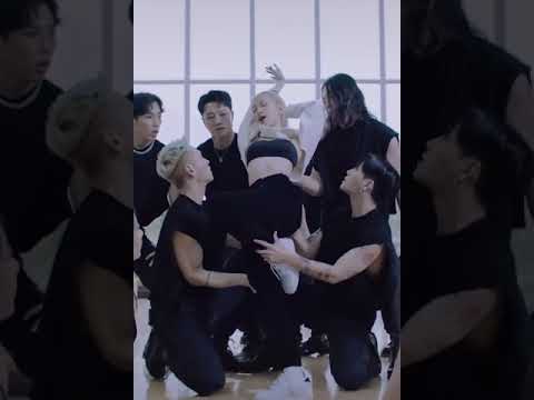 iconic move of blackpink ❤️ Rose ❤️? thumbnail