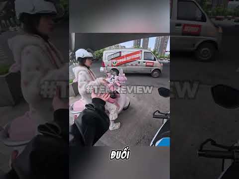 Natasha và màn tương tác bất ngờ trên đường phố #memevietnam #meme #funny #haihuoc thumbnail