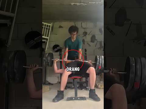 Pria Ini Tiba-tiba Menjadi Kuat! 😧 thumbnail