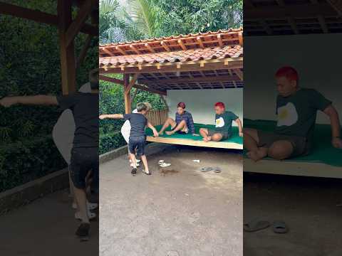 Kalian ada temen gini juga ga, anak nya tu suka iseng masukin garam ke minuman #shorts #lucu #kocak thumbnail