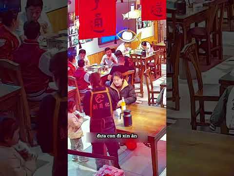 Người mẹ gạt bỏ tự trọng để con có bữa ăn 🥺 thumbnail