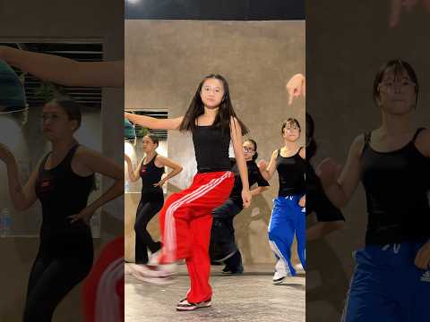 Dance class? #annicatamo thumbnail