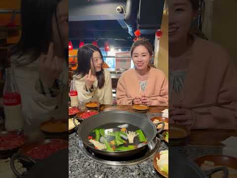 帶孕婦朋友出門，簡直是帶了個行走的執法記錄儀！#桃氣小竹 #劇情 #反轉 #內容過於真實 #短劇 #熱門短劇推薦 #一定要看到最後 #movie #shorts thumbnail