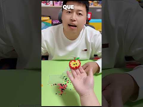 Bolitas mágicas de agua en aerosol 😍 | Rocía y crea diseños adorables | Juguete de conejo y fresa thumbnail