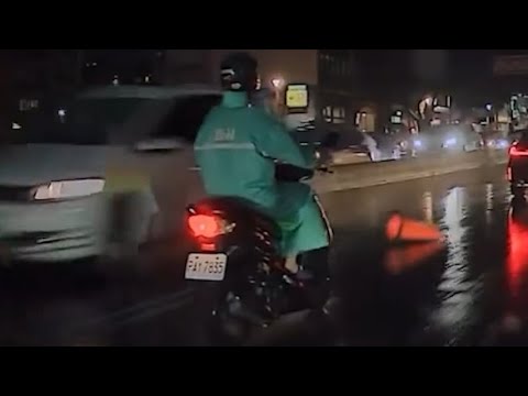 【車禍影片】本日最衰騎士，這責任也不知道找誰（2026.06.04 臺北市大安區基隆路二段 thumbnail