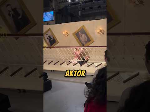 RAHASIA Pembuatan ADEGAN JATUH Di TANGGA‼️? #lucu #videoviral #syuting thumbnail