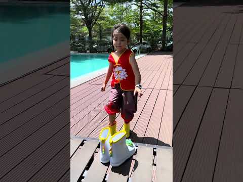 SH - Em gái tốt bụng, Tìm dép cho chị gái || Find slippers for my sister. #shorts thumbnail