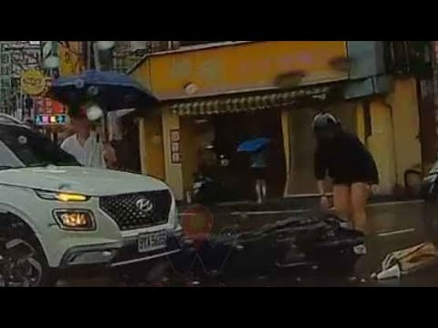 【車禍影片】因為有重要工作就沒下車（2026.05.29 桃園市桃園區桃鶯路與建國路口 thumbnail