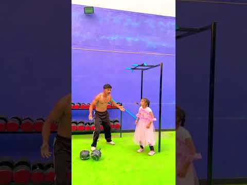 Dumbbell Tod Diya Bhai Ne.??? #shortvideo #funnyvideo #funnyshorts #comedyvideos #funny thumbnail