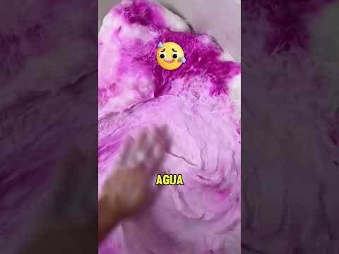 ¡El hombre pintó toda la alfombra de color rosa! 🧑‍🎨 thumbnail