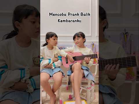 Hahaha Hampir aja Maira kena Prank😄 #kembar #anakkembar #funny #twinmoments #shorts thumbnail