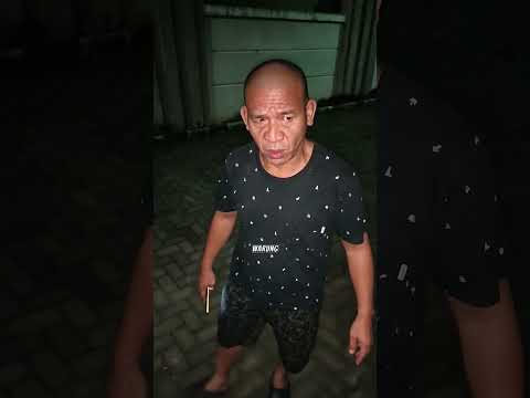 Papa Kaget Ara & Dedek D Pinggir Kolam Cari Ular Yg Lg Tidur. Jgn Diliatin Biar Dia Tenang 🐍🤷‍♂️ thumbnail