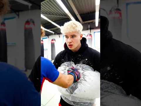 Ile folii bąbelkowej zatrzyma uderzenie boksera? thumbnail