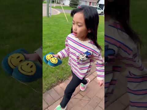Baby brother always help big sister 👧🏻❤️👶🏻 thumbnail