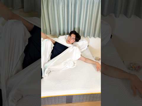 ISSEI vs Mom vs Blanket in the morning☀️ thumbnail