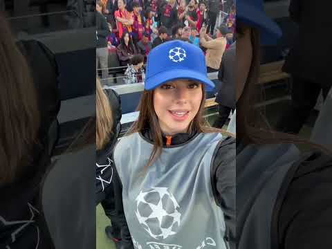 وعدوها بمقعد في قسم كبار الشخصيات داخل الملعب لمشاهدة المباراة عن قرب لكن هذا ما حدث thumbnail