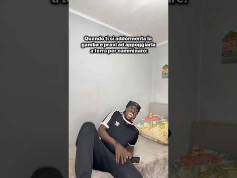 Quando ti si addormenta la gamba e provi ad appoggiarla per camminare 😂 thumbnail
