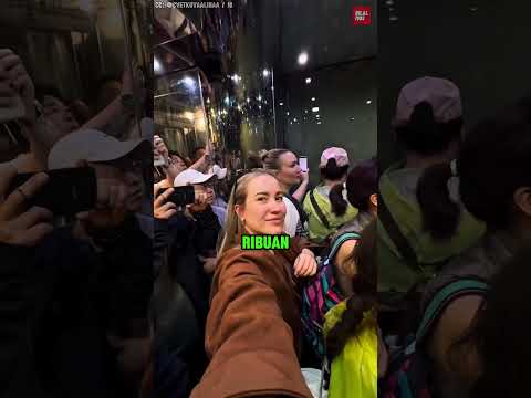 Orang-orang Dari Seluruh Dunia Datang Hanya Untuk Naik Lift Ini 🤯 thumbnail