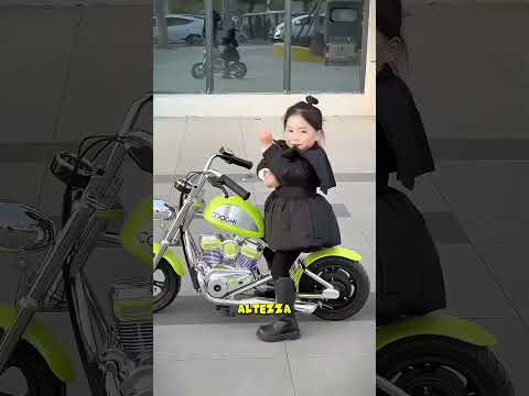 Una ragazzina è diventata la leader di un'enorme banda di motociclisti. thumbnail