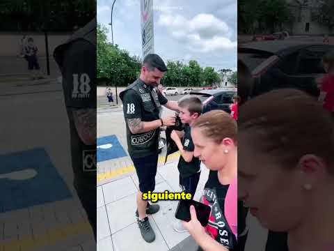 Este Papá Logró Que Todos Dejaran De Burlarse De Su Hijo ? thumbnail