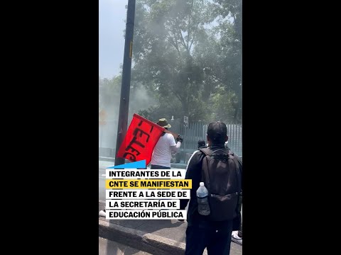 MAESTROS de la CNTE irrumpen en la Secretaría de Educación (SEP) #shorts thumbnail