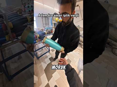 İplikçi nedime sipariş götürdüm 😂😱 #shorts #viral #motovlog #keşfet #tiktok #reels #kurye #fyp thumbnail