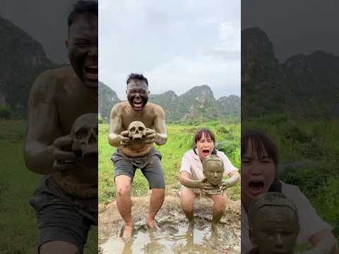 Dich:Survival Tip: Super Fast Clothes Cleaning in Just 1 Minute##SurvivalTips #camping#Laundry thumbnail