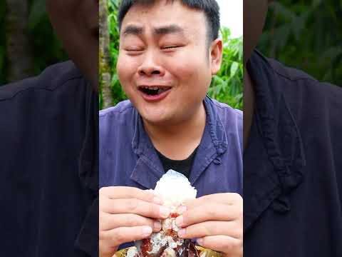 How much is the big crab claw?🦀 | Songsong and Ermao classic shorts thumbnail