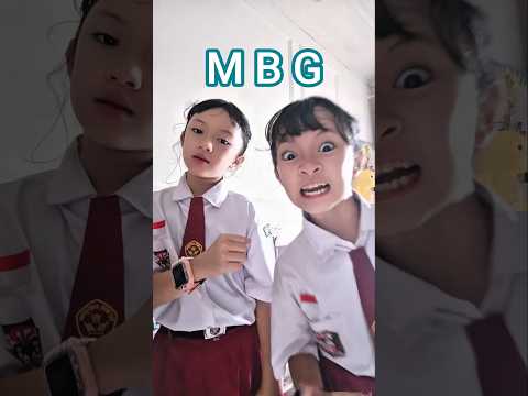 MBG (Maira Banyak Gaya) 😄😂 #kembar #trends #jogetviral #mbg #jogetseru #shorts thumbnail