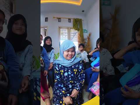 Cia fokus ke buah nya 🫢😂 #shortvideo #short #monkey #monyet #animals thumbnail