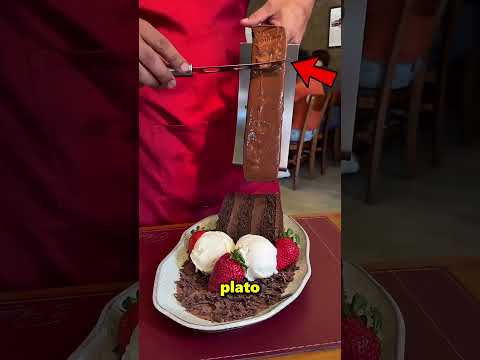 Este Mesero De  Dubái Derrite Chocolate En La Mesa 😲 thumbnail