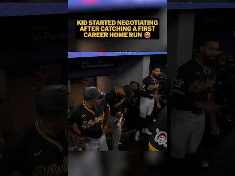 Esmerlyn Valdez traded a signed bat and hat for his home run ball 👀 thumbnail