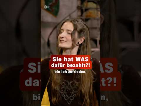 Verkäuferinnen kassieren mit wildem Flohmarktfund dicken Gewinn ein | Bares für Rares #shorts thumbnail