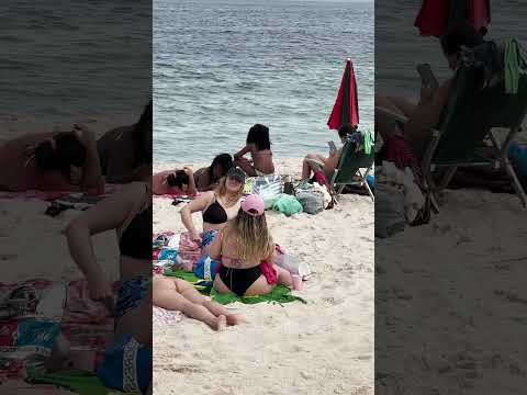 🇧🇷 Beautiful day at Leblon beach thumbnail