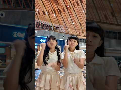 Join Trends ini Gaes!! Gampang banget kan😊☺ #kembar #jogetviral #trends #twins #shorts thumbnail