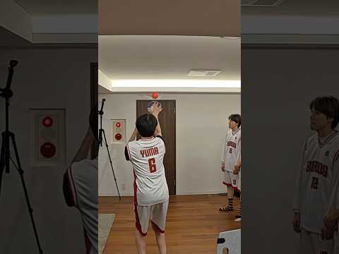 家でフリースロー対決したら泥試合すぎたwwwww #コムドット #バスケ thumbnail