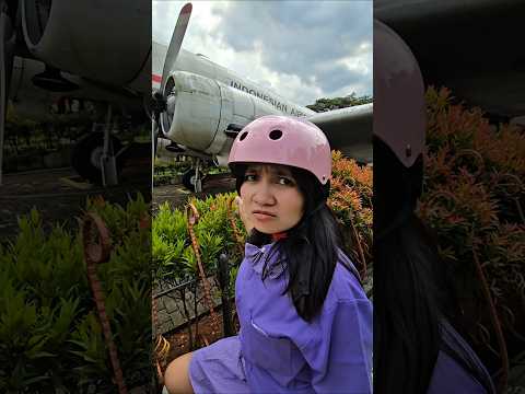 kk ade mau keluar angkasa pake pesawat #trandingshorts thumbnail